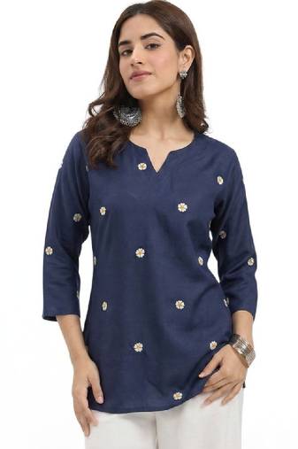 Women floral embroidered thread work floral kurta
