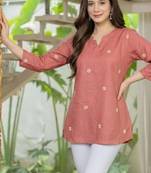 Women floral embroidered floral kurta