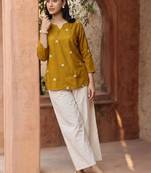Women embroidered thread work kurta