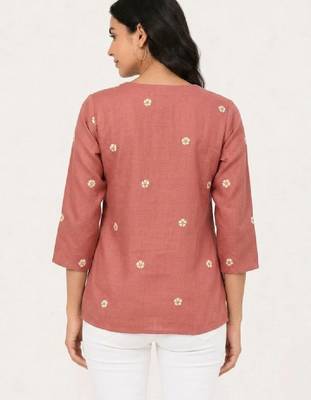 Women floral embroidered thread work floral kurta 4