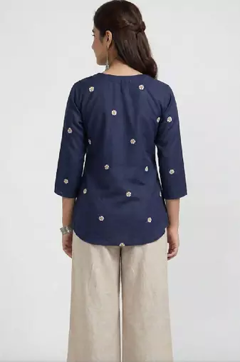 Women floral embroidered floral kurta
