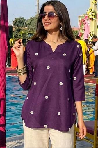 Women floral embroidered thread work floral kurta