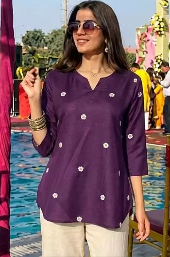 Women floral embroidered thread work floral kurta