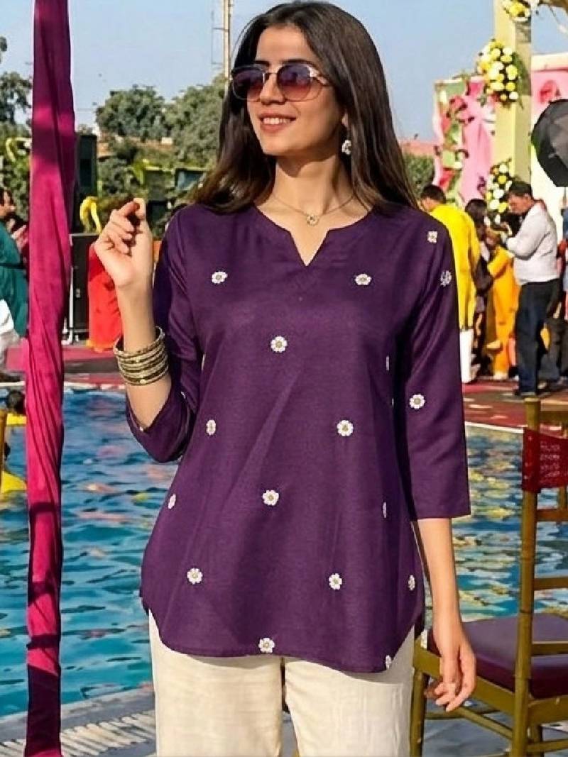 Women floral embroidered thread work floral kurta