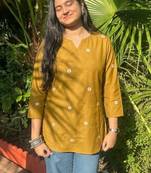 Women floral embroidered floral kurta