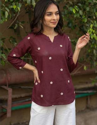 Women floral embroidered floral kurta 1