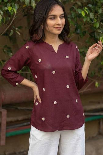 Women floral embroidered floral kurta