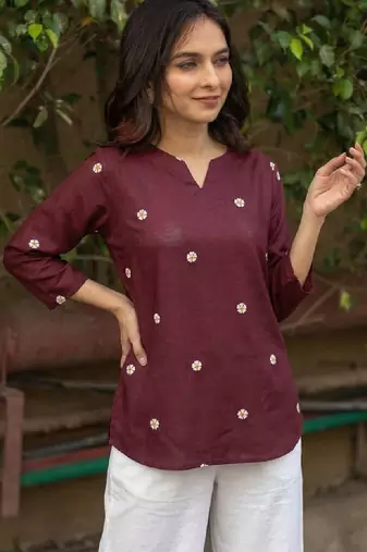 Women floral embroidered floral kurta
