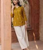 Women floral embroidered kurta