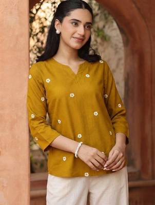 Women floral embroidered kurta 2