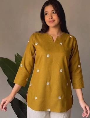Women floral embroidered kurta 3