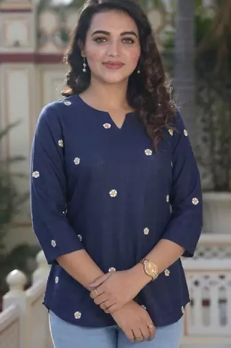 Women floral printed floral kurta