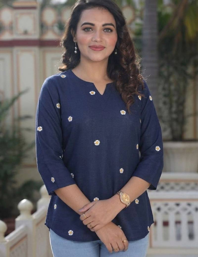 Women floral printed floral kurta