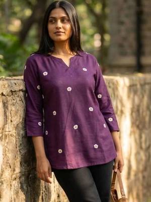 Women floral embroidered floral kurta 1