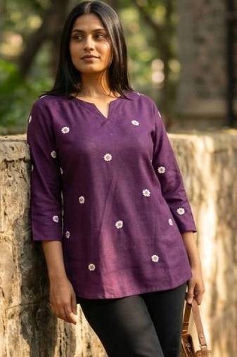 Women floral embroidered floral kurta