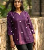 Women floral embroidered floral kurta