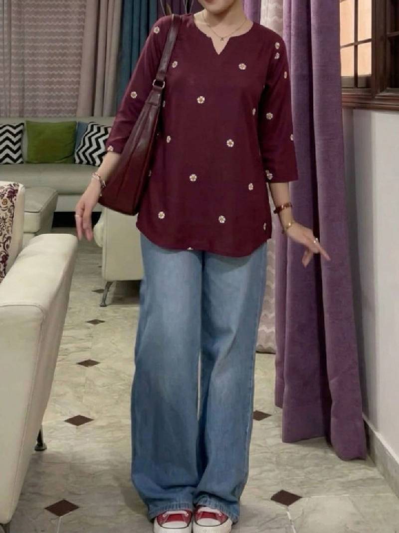 Women floral embroidered thread work kurta