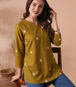 Women floral embroidered kurta