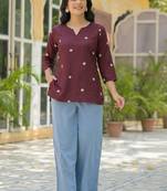 Women floral embroidered thread work kurta