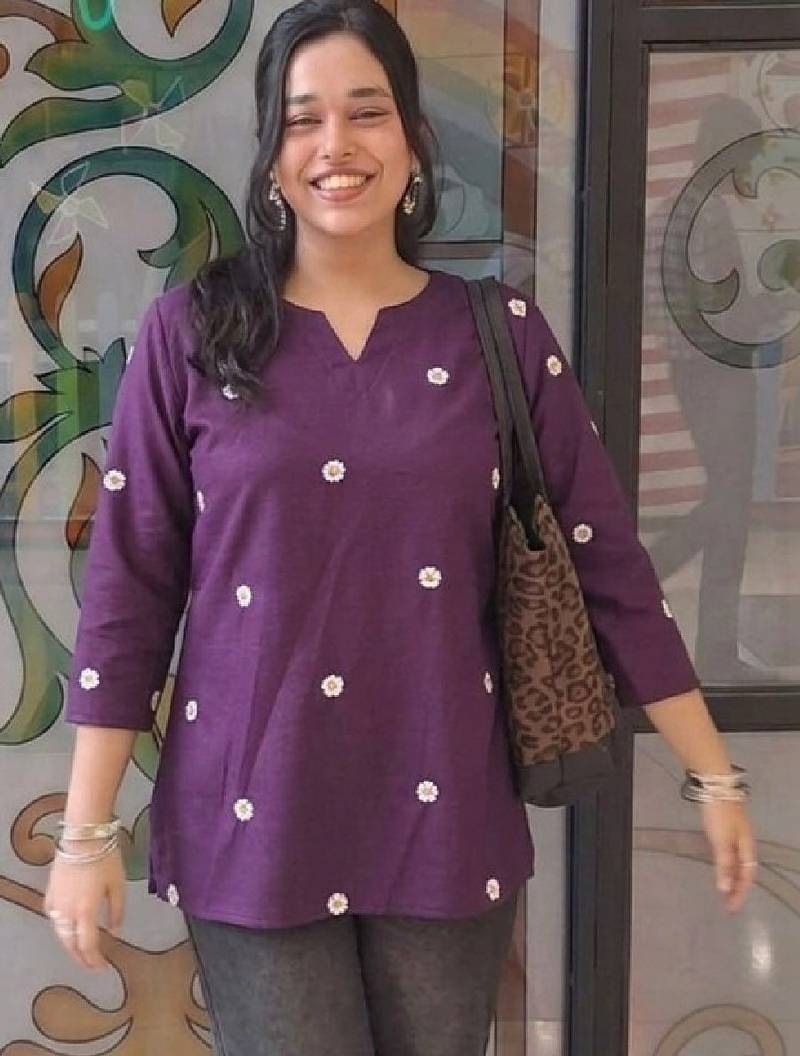 Women floral embroidered thread work floral kurta