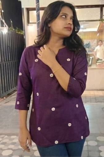 Women floral embroidered floral kurta