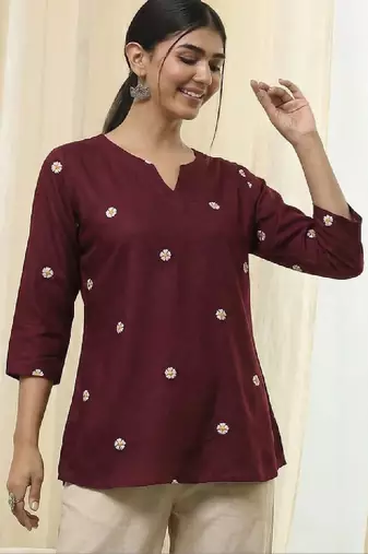 Women floral embroidered kurta