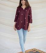 Women floral embroidered kurta