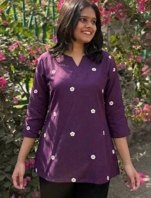 Women floral embroidered floral kurta 1