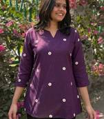 Women floral embroidered floral kurta