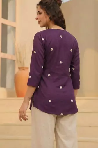 Women floral embroidered floral kurta