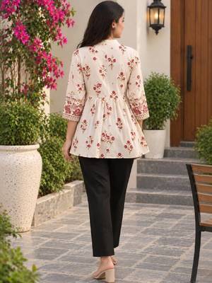 Women floral printed thread work floral kurta 4