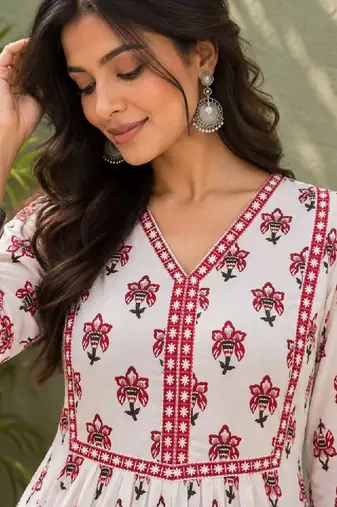 Women ethnic motifs printed indie prints kurta