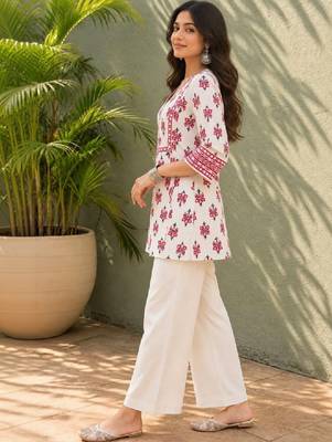 Women ethnic motifs printed indie prints kurta 3