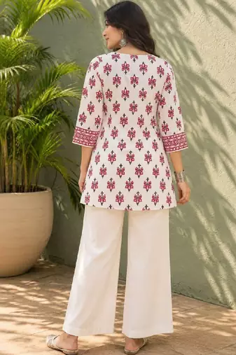 Women ethnic motifs printed indie prints kurta