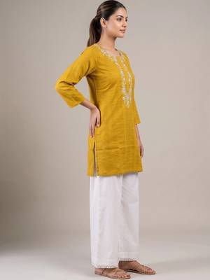 Women embroidered thread work handloom kurta 3