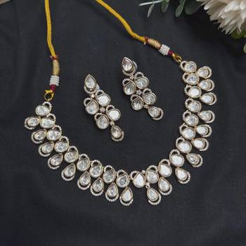 Indian Kundan Bridal Necklace Set, Gold Tone Pearl Earrings, Traditional Wedding Jewelry 2