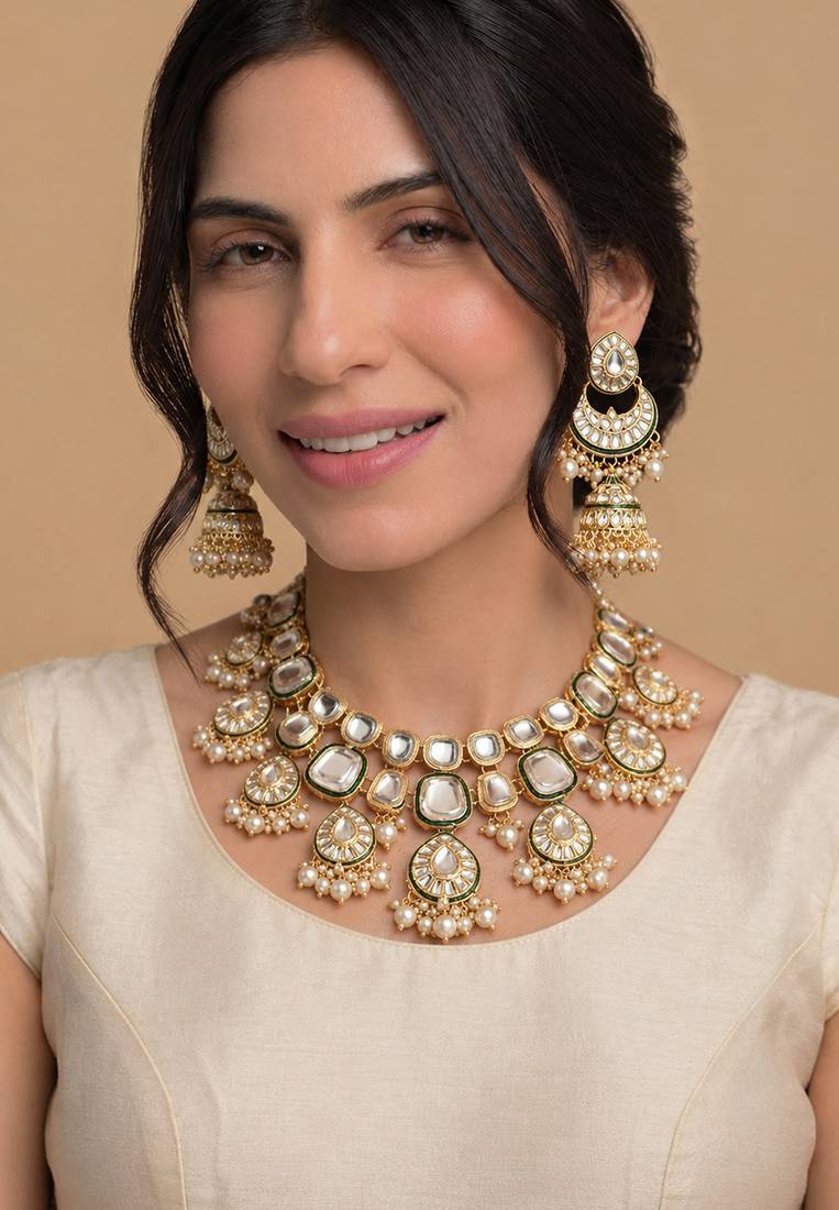 Emerald green beaded pendant necklace and earring set