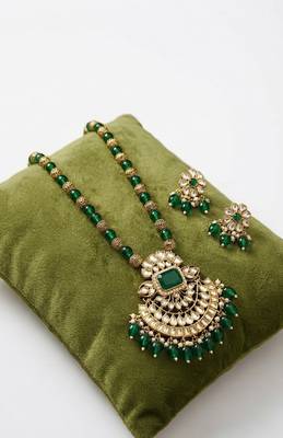 Emerald green bridal jewelry set 2