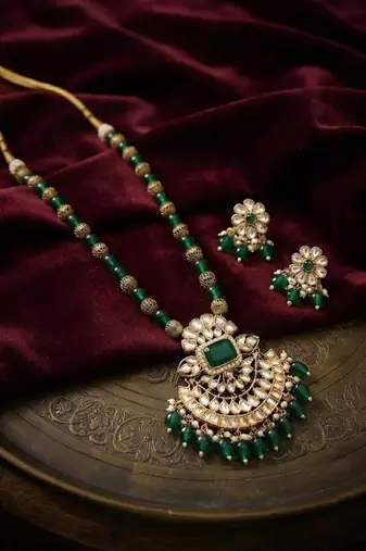 Emerald green bridal jewelry set