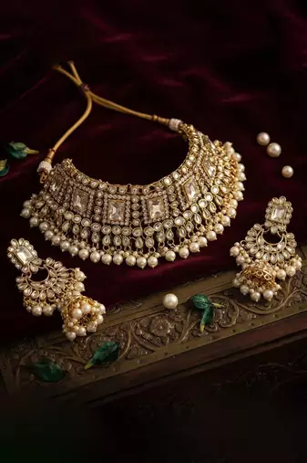 Multi-strand pearl choker and earrings set