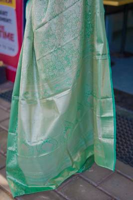 green color kanchipuram silk blend zari weaving saree with blouse piece 2