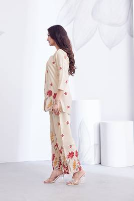 Cream pink floral printed rayon 2-pieces co-ord sets for women 4