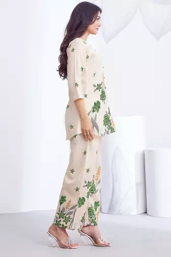 Cream green floral printed rayon 2-pieces co-ord sets for women