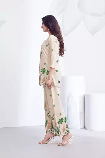 Cream green floral printed rayon 2-pieces co-ord sets for women