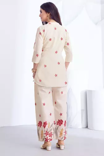 Cream pink floral printed rayon 2-pieces co-ord sets for women