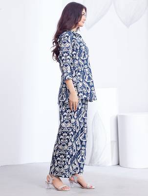 Blue floral printed rayon 2-pieces co-ord sets for women 3