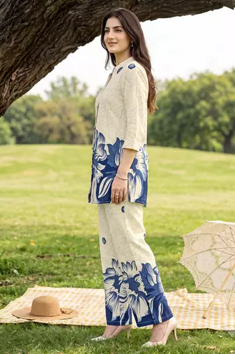 Cream blue printed rayon 2-pieces co-ord sets for women