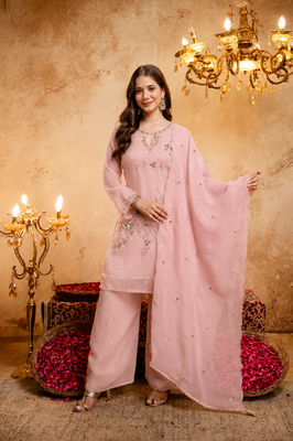 Pink embroidered kurta palazzo set with dupatta 1