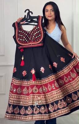 black rayon printed mirror work circular lehenga Lehenga Choli for Navratri- free size 4
