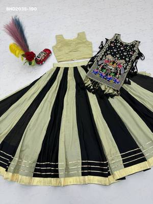 black silk blend plain thread work circular lehenga Lehenga Choli for Navratri 3